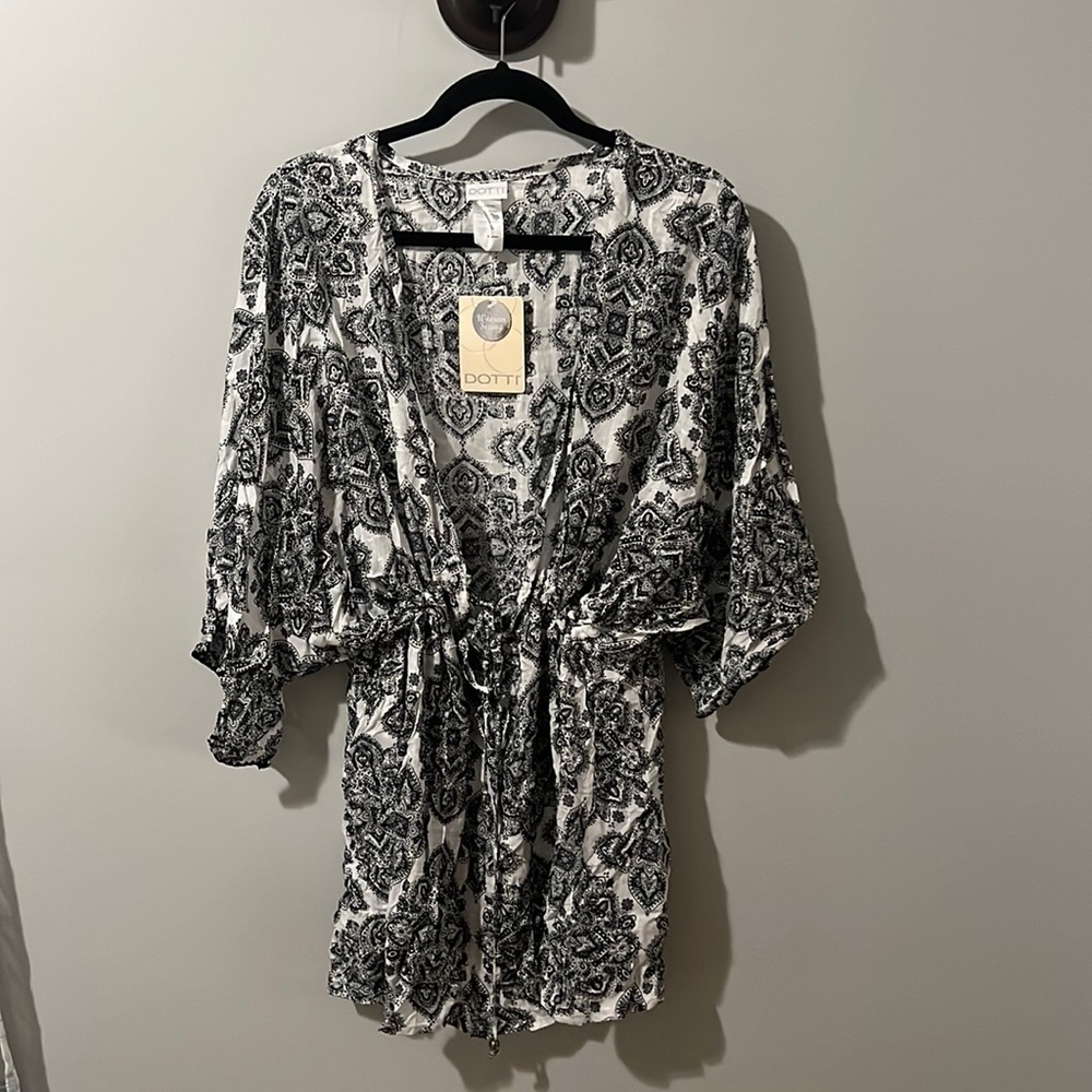 Black and White Bathing Suit Cover-Up.  Brand is Dotti. Size 1X.